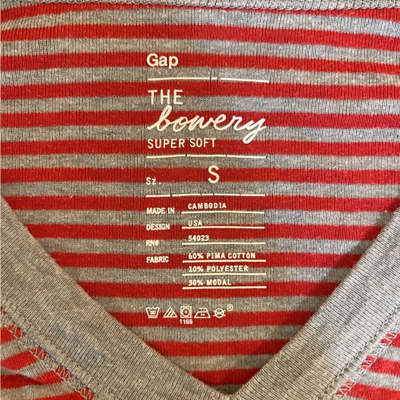 GAP  long sleeve tee - Picture 2 of 2